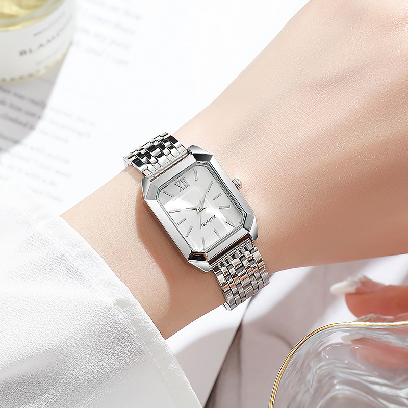 Ünlü Marka Kadın Saati Logosuz - Luxury Watch Brands Logo incelemesi ve fiyatı